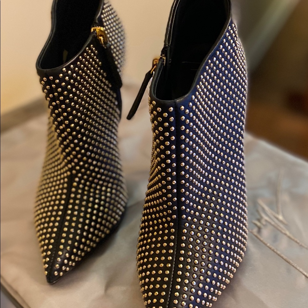 Giuseppe Zanotti black and gold ankle boots. - Picture 2 of 5
